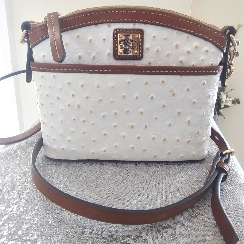 Like New Dooney & Bourke Ostrich Crossbody